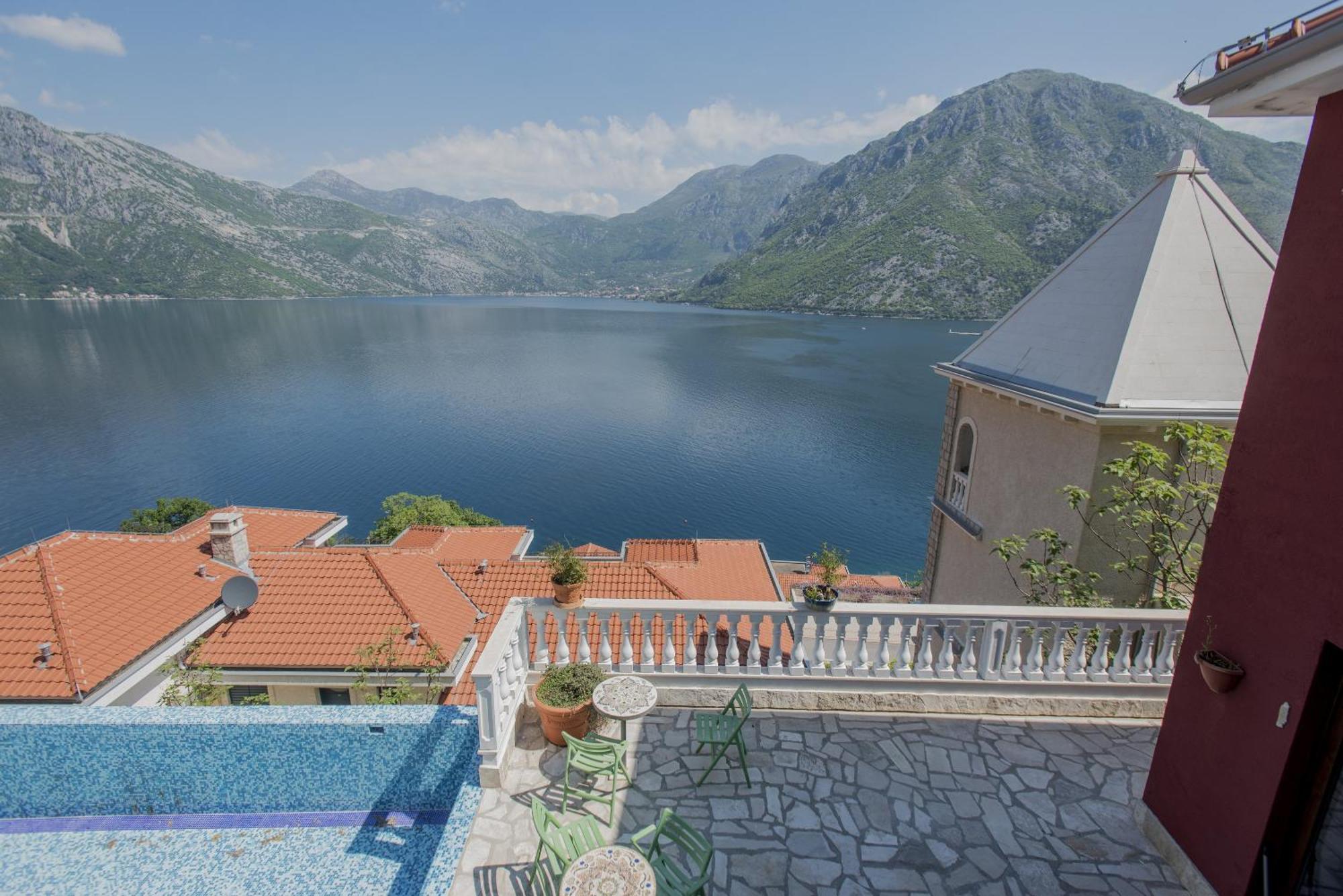 Boka Gardens Seaside Resort Kotor Extérieur photo