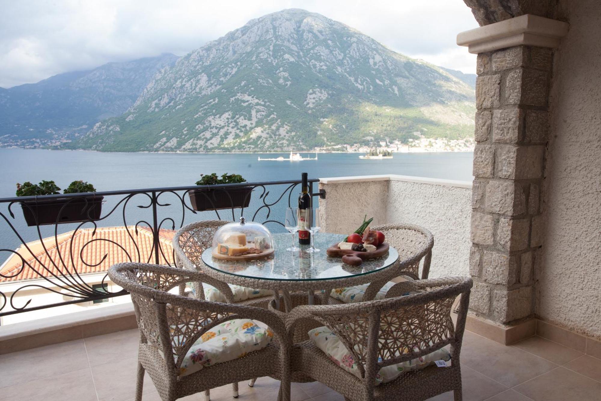 Boka Gardens Seaside Resort Kotor Extérieur photo